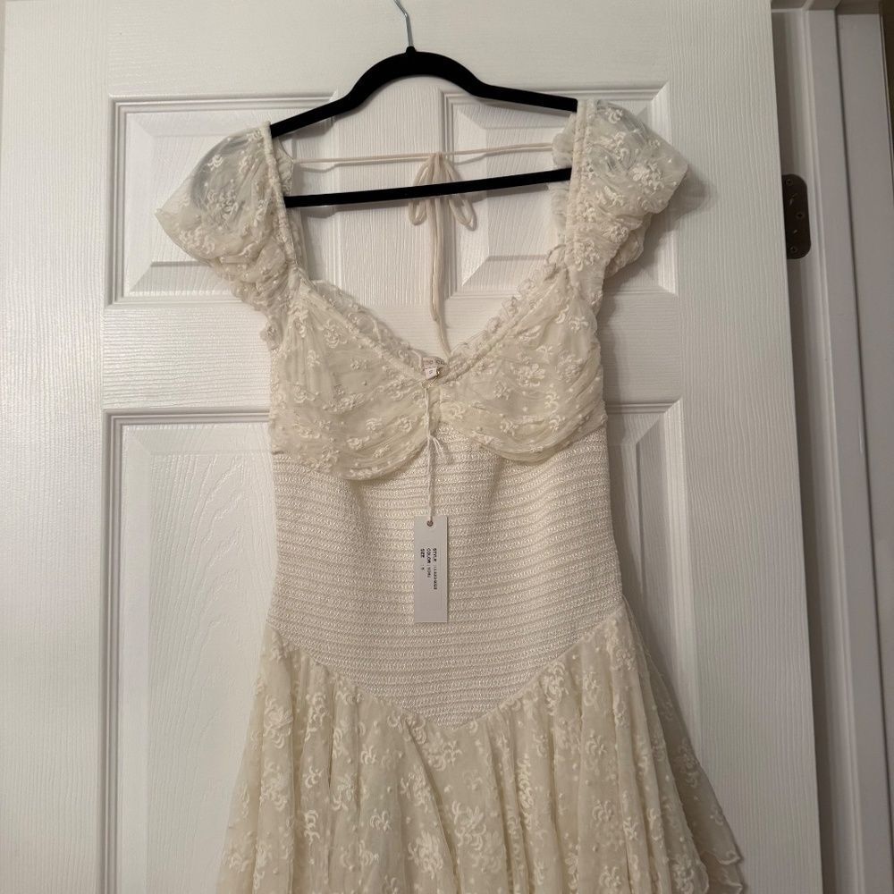 Love The Label Mae Mini Dress - Picture 3 of 6